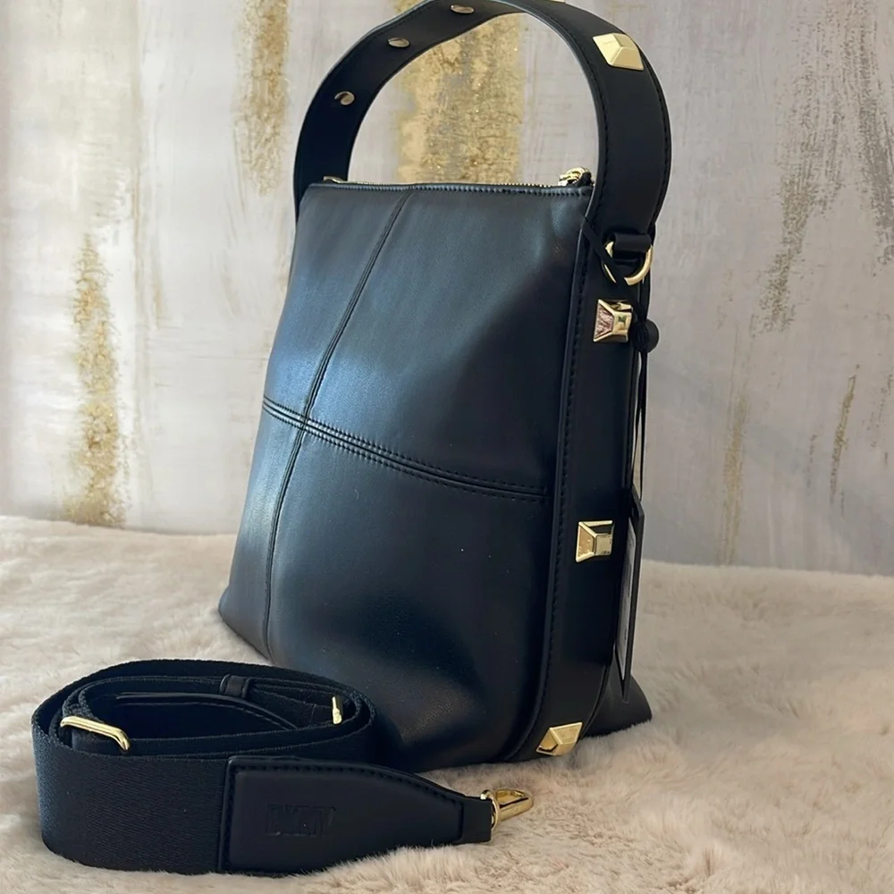 DKNY Black crossbody Annabelle Cov Hobo - Hobo. 🎁💗🫶🏽 - Picture 6 of 6